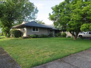 23815 Oak St, Damascus, OR 97030