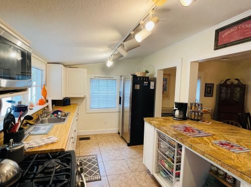 506 Tallahassee St, Carrabelle FL  32322-3204 exterior