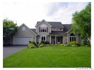 1421 Fieldcrest Dr, Webster, NY 14580-9369