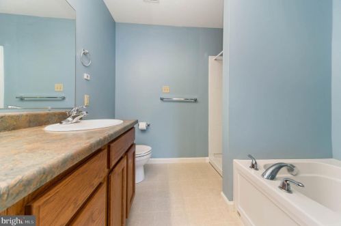 132 Peregrine Ln, Hummelstown PA  17036-8845 exterior