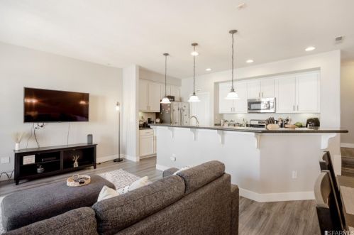 4308 Clarinbridge Cir, Pleasanton CA  94568-7208 exterior