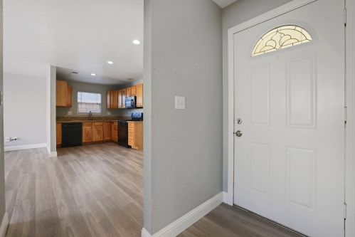 1325 Arrowhead Ct, Modesto CA  95351-1723 exterior