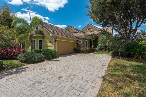 8465 Mallards Way, Naples, FL 34114-9489