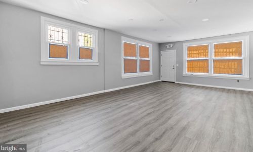 125 Chew Ave, Philadelphia PA 19120-0025 exterior