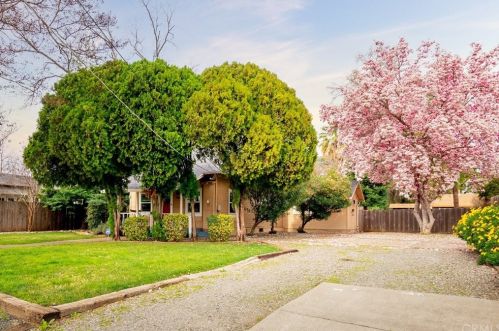 120 22nd St, Chico, CA 95928-7025