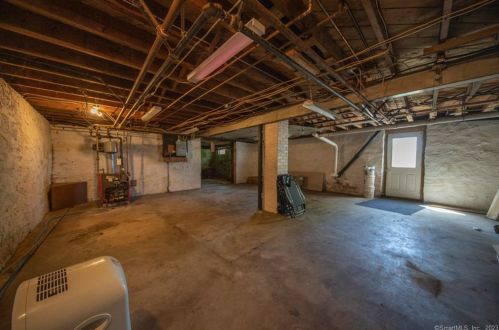 17 Wild Rose Pl, Waterford CT  06385-2328 exterior