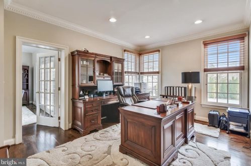 19228 Charandy Dr, Leesburg VA 20175-7215 exterior