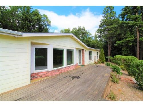 68 Aki Rd, Lyle, WA 98635-9551