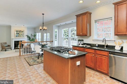 14286 Chalfont Dr, Haymarket VA  20169-2632 exterior