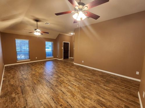 4805 Madrid Dr, Georgetown TX  78628-1381 exterior