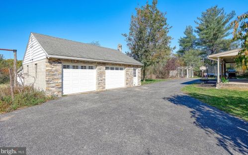 7455 Hillside Dr, Spring Grove PA  17362-8555 exterior