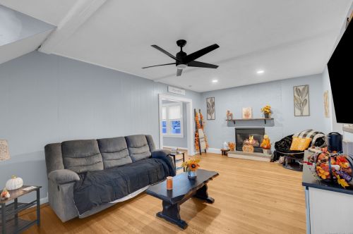 181 Fairview Ave, Stratford, CT 06614-4826