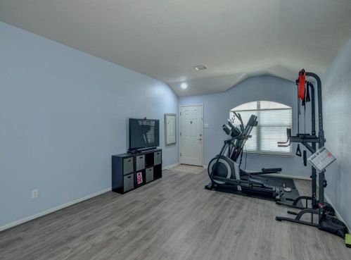 6804 Adella Ct, Pearland TX 77584-3213 exterior