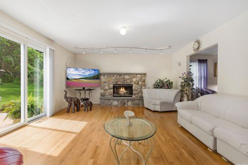 5 Daisy Ct, Northport NY  11768-2267 exterior