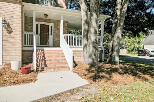 287 Mount Royall Dr, Mount Pleasant SC  29464-6276 exterior