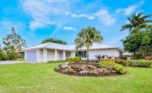 2218 Kings Lake Blvd, Naples, FL 34112-5329