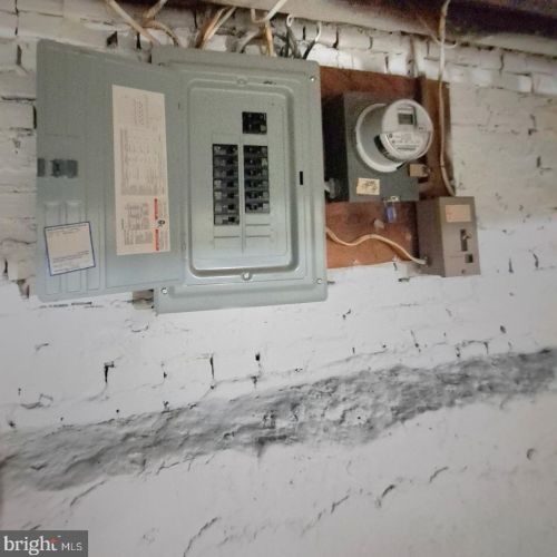 221 Connell St, Wilmington DE  19805-3961 exterior