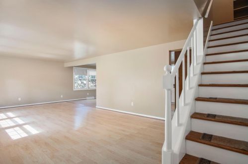 700 66th Pl, Gary, IN 46410-3219