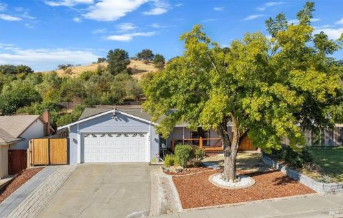 400 Markham Ave, Vacaville, CA 95688-2319