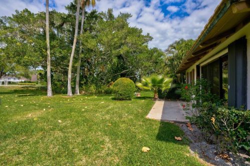 829 Club Dr, West Palm Beach FL  33418-7058 exterior