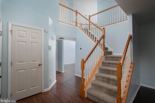 2 Durham Dr, Columbus NJ  08022-2350 exterior