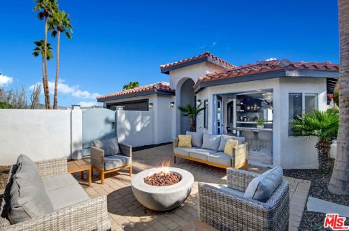 54404 Avenida Madero, La Quinta CA  92253-3620 exterior