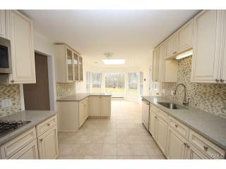 147 Berrian Rd, Stamford, CT 06905-2415