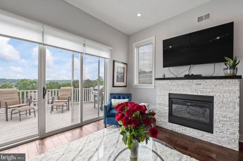 4720 Fowler St, Philadelphia, PA 19127-1002