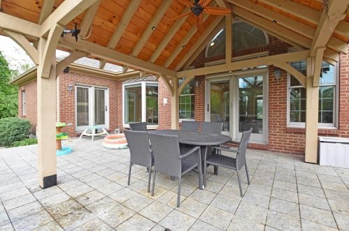 1043 Robertson Rd, Covington KY  41015-2145 exterior