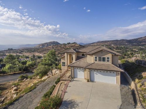 952 Mountain View Rd, El Cajon, CA 92021-7820