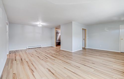 728 Cricket Ln, Woodbridge NJ  exterior