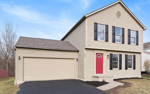 352 Pataskala Ridge Dr, Pataskala, OH 43062-7434