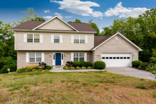 702 Oxford Hills Dr, Maryville, TN 37803-1937