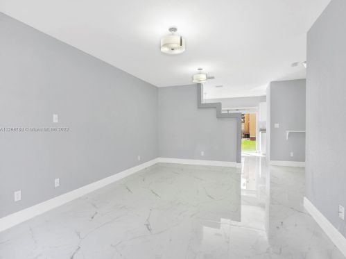 8664 22nd Ct, Hollywood FL  33025-2040 exterior