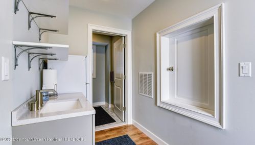 5 Fort Ave, Pelican Island NJ  08751-1512 exterior