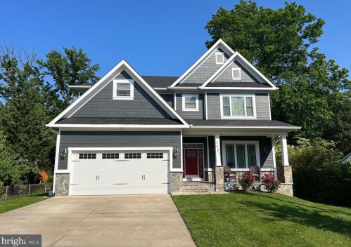 2007 Dexter Dr, Falls Church, VA 22043-1342