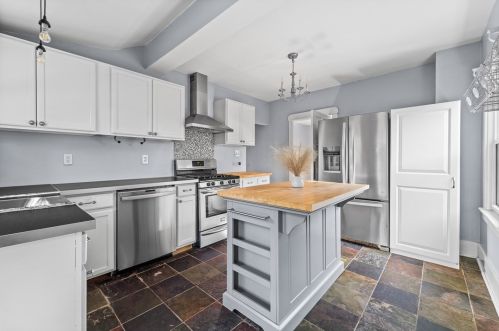 221 Cochran Rd, Pittsburgh PA  15228-1327 exterior