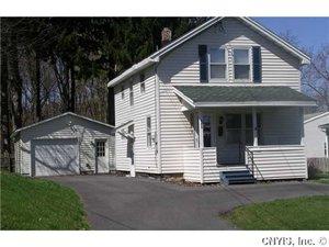 845 Oneida St, Fulton, NY 13069-1952