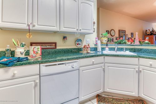 2 Sunnylawn Ln, Lakewood, NJ 08701-7376