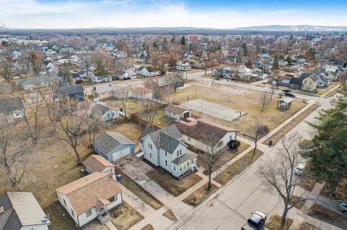 416 Carroll St, Portage WI  53901-1806 exterior