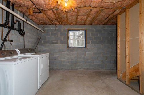 17 Windsor Ct, Poughkeepsie NY  12601-1116 exterior