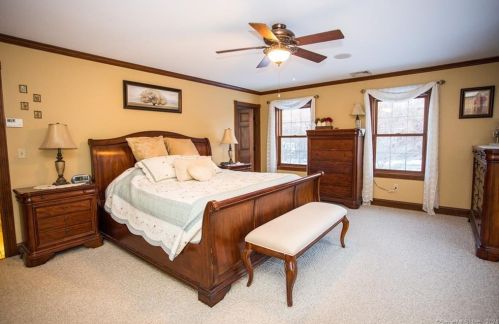 2 Deepwood Dr, Norwich CT  06360-1608 exterior