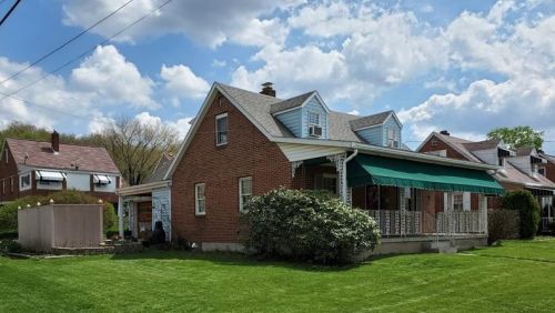 2898 Pioneer Dr, Ambridge, PA 15003-1460
