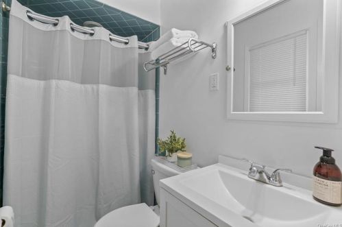 32 Mayer Dr, Airmont NY  10901-3729 exterior