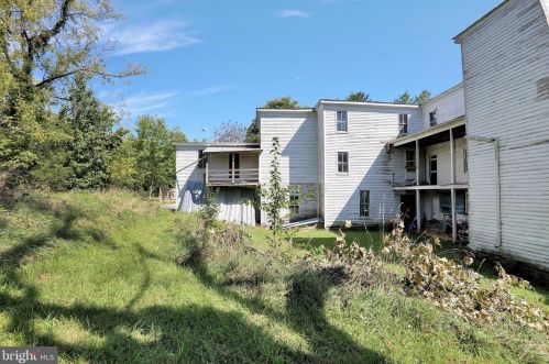 310 Main St, Edinburg VA  22824-9439 exterior