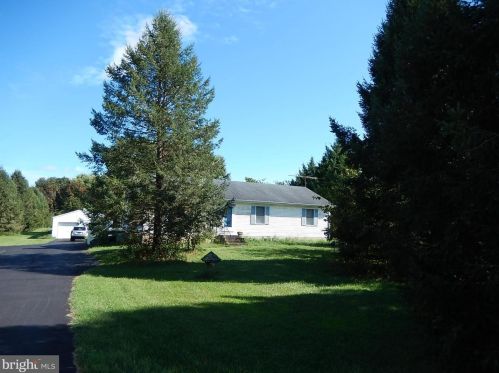 1868 Seeneytown Rd, Dover, DE 19904-1656