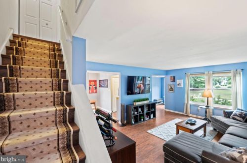 3080 Harbour Dr, Palmyra NJ 08065-2219 exterior