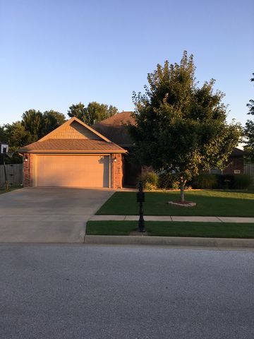 4021 Olive Tree Dr, Fayetteville, AR 72704-7063