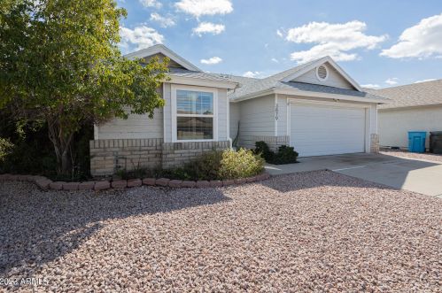 3879 Everett Dr, Phoenix AZ  85032-5277 exterior