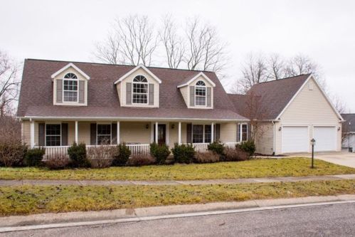 202 Highland Park Dr, Middlebury, IN 46540-9071